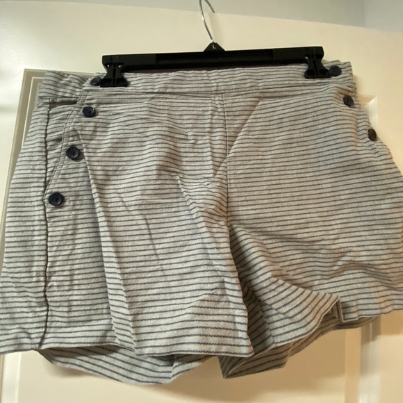 Women’s banana republic shorts - Picture 1 of 3